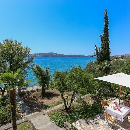 Secret Garden Barada Beach Apartment Trogir Exterior foto