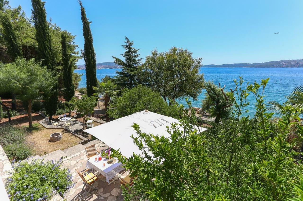 Secret Garden Barada Beach Apartment Trogir Exterior foto