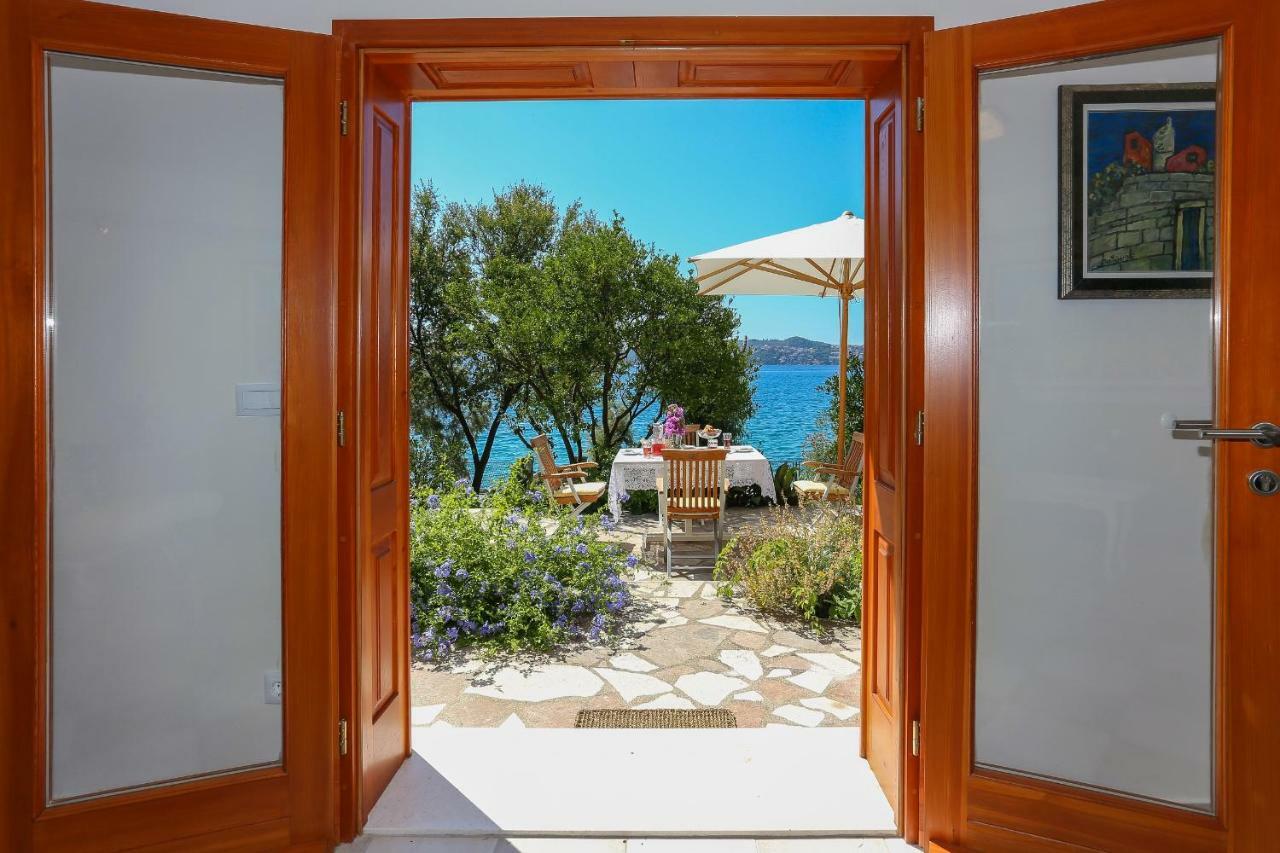 Secret Garden Barada Beach Apartment Trogir Exterior foto