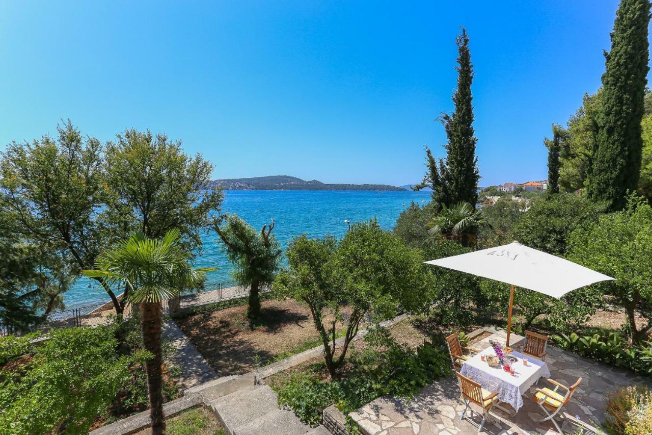 Secret Garden Barada Beach Apartment Trogir Exterior foto