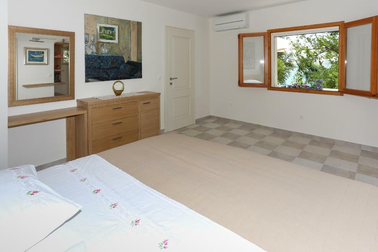 Secret Garden Barada Beach Apartment Trogir Exterior foto