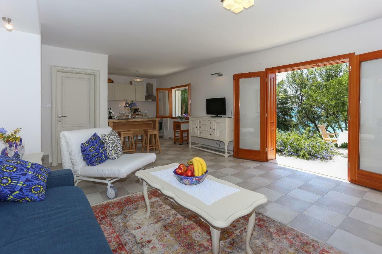 Secret Garden Barada Beach Apartment Trogir Exterior foto
